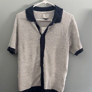 American Eagle Outfitters Men's Black and Gray Button-Down Shirt